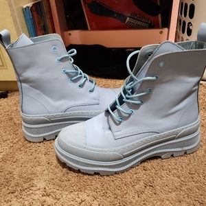 L'intervalle boots